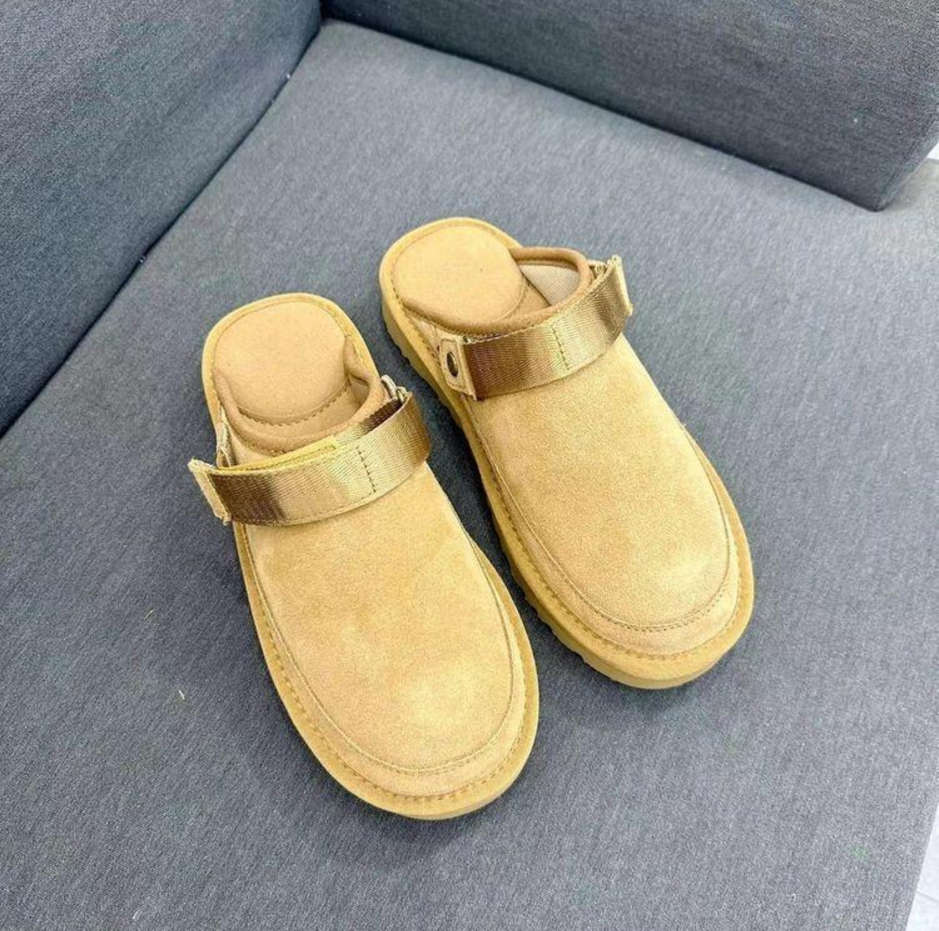 Uggé Sandals