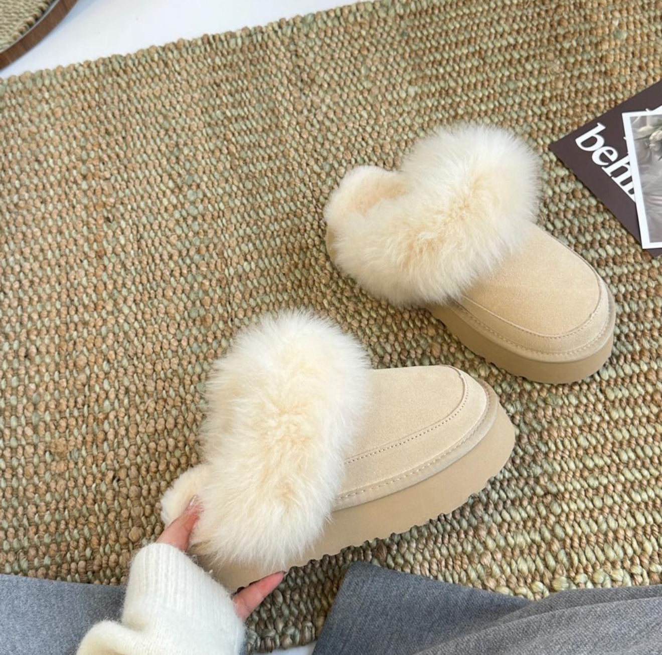 Uggé Platform Slippers
