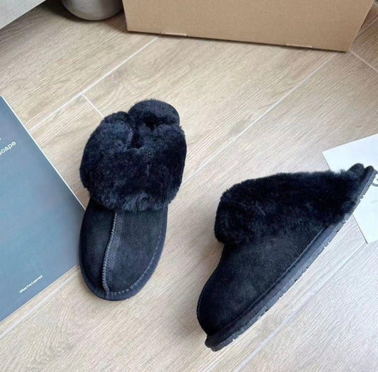 Uggé Fluffy Slippers